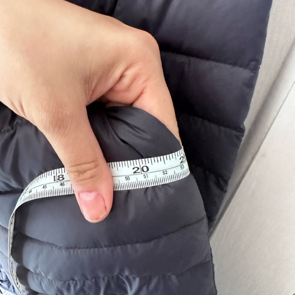 V by very size M Navy light thin quilted jacket with bag - Picture 11 of 12